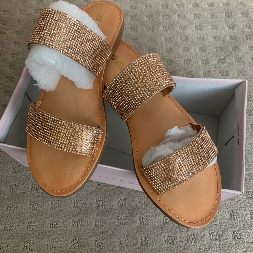 Gold sandals from sheikh
